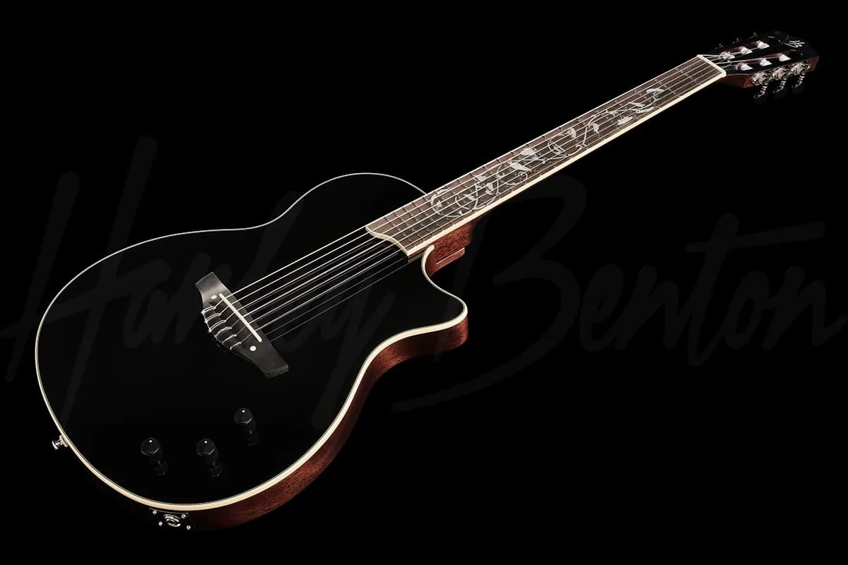 Harley Benton Nashville Nylon Plus Konzertgitarre Schwarz Fichte