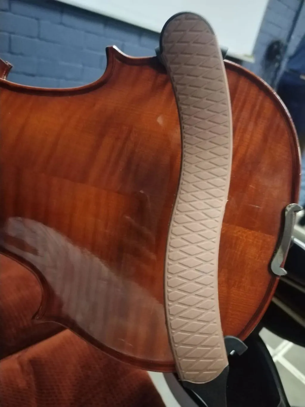 Mach One M07 Schulterstütze 3/4-4/4 Violine synthetik