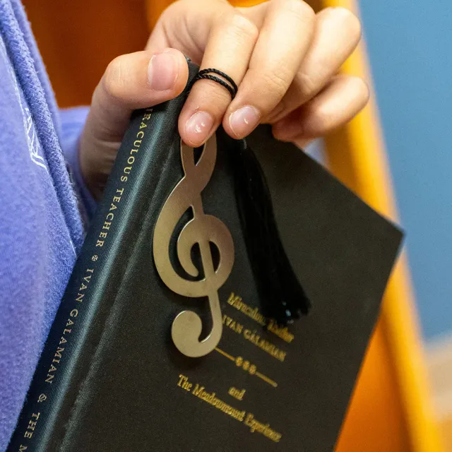 Shar Music Violinschlüssel Lesezeichen Metall mit Quaste
