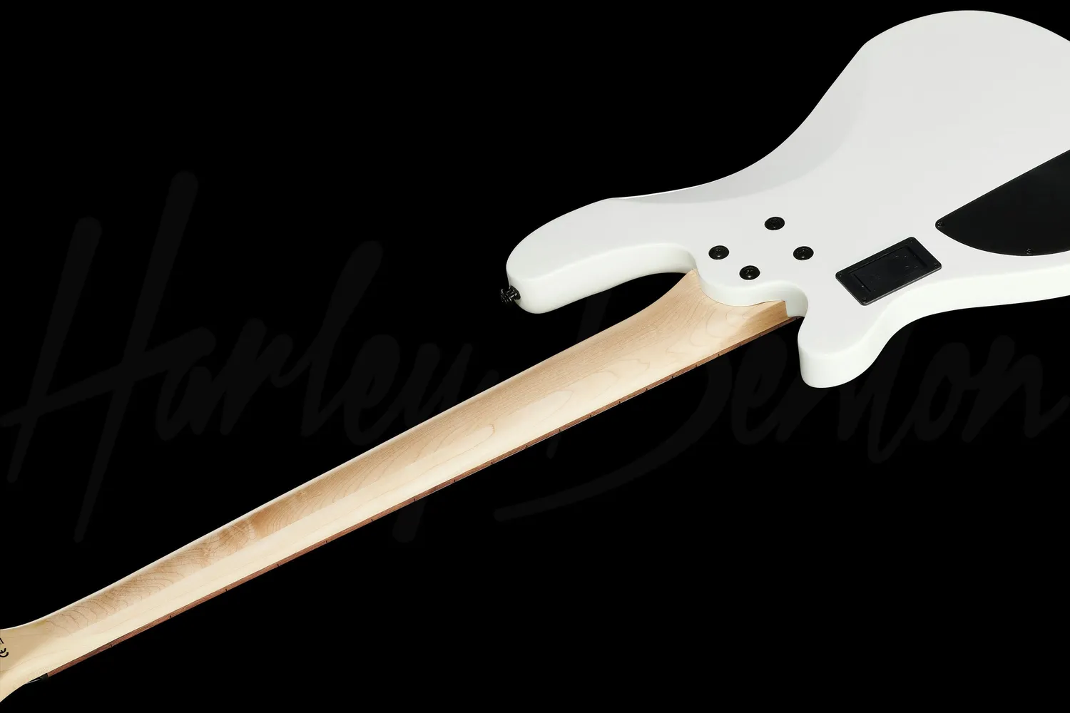 Harley Benton Pro B-550 E-Bass 5-Saiter Weiß Aktiv 24 Bünde