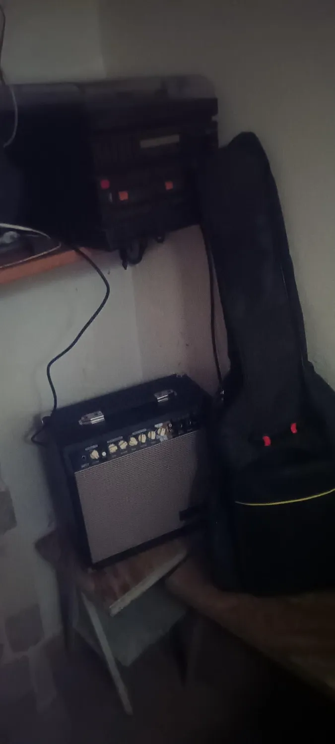 Rocktile GA-30 Mark Gitarrenverstärker 30W Combo schwarz mit Hall