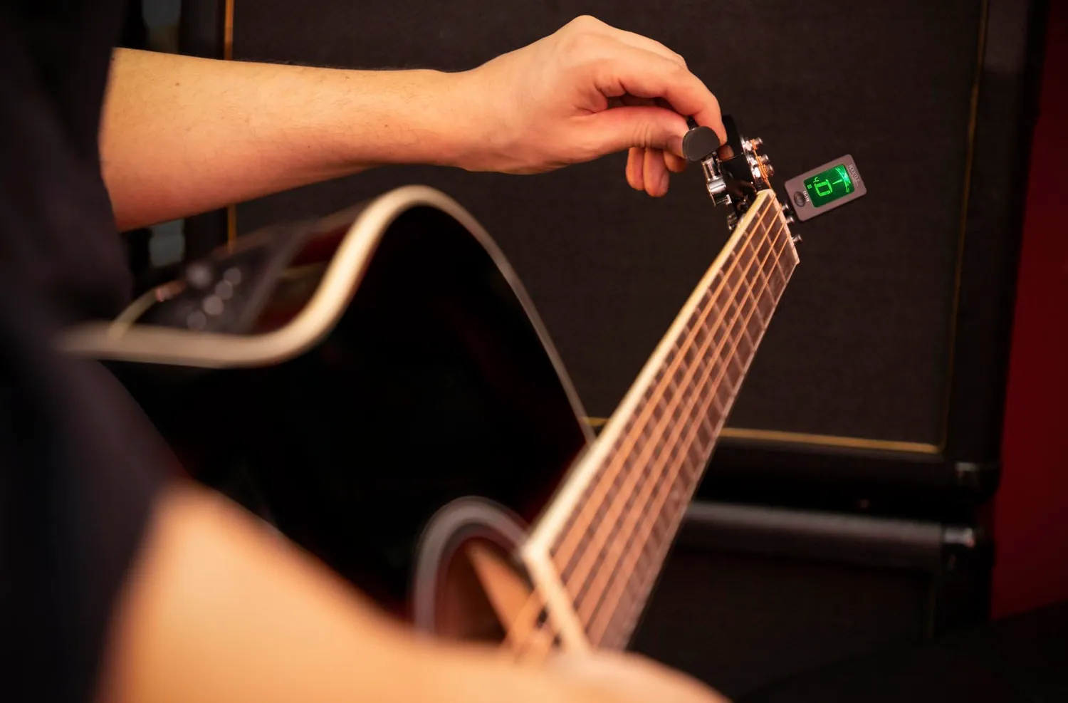 Rocktile CL-118 Clip Tuner Stimmgerät chromatisch schwarz