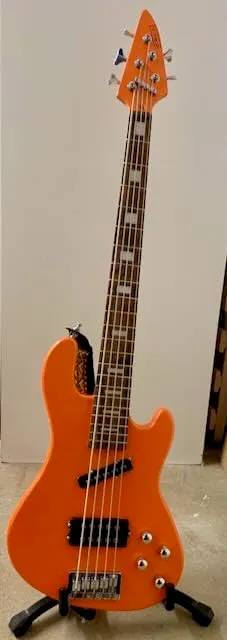 Rocktile JBH5-Style E-Bass Bausatz 5-saitig Paulownia