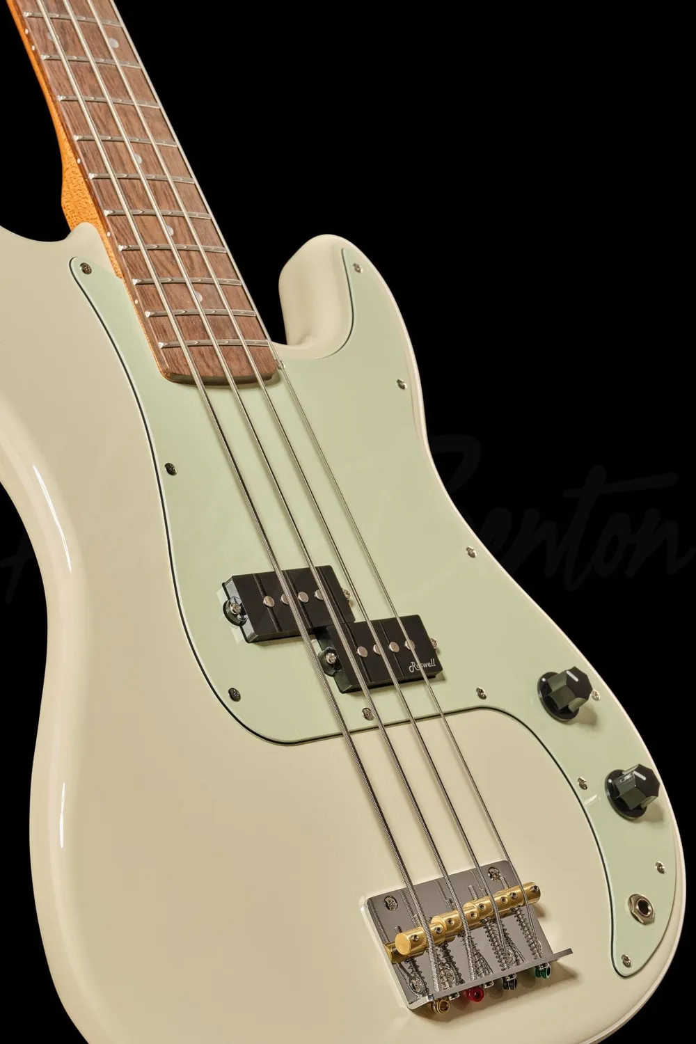 Harley Benton PB-62CC OW E-Bass Vintage Split-Coil weiß